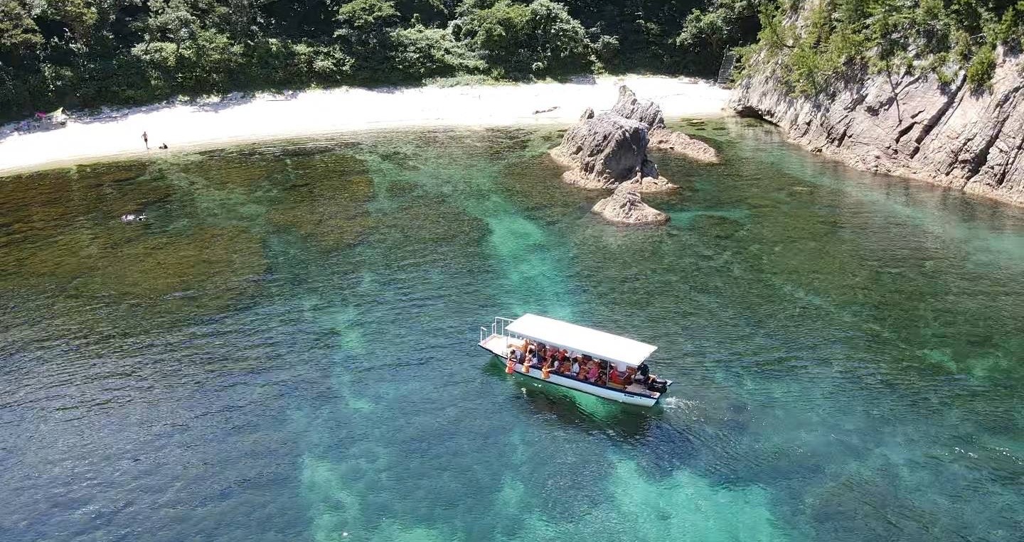 浦富海岸島めぐり遊覧船《クルーズ》