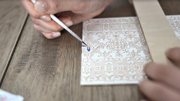 キャンパスは革！ドキドキの姫路の「姫革」色付け体験｜体験してみた